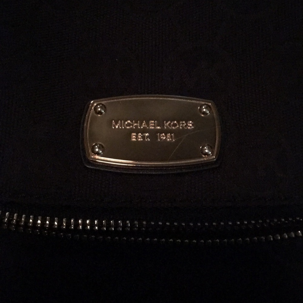Black Michael kors crossbody - Picture 1 of 3